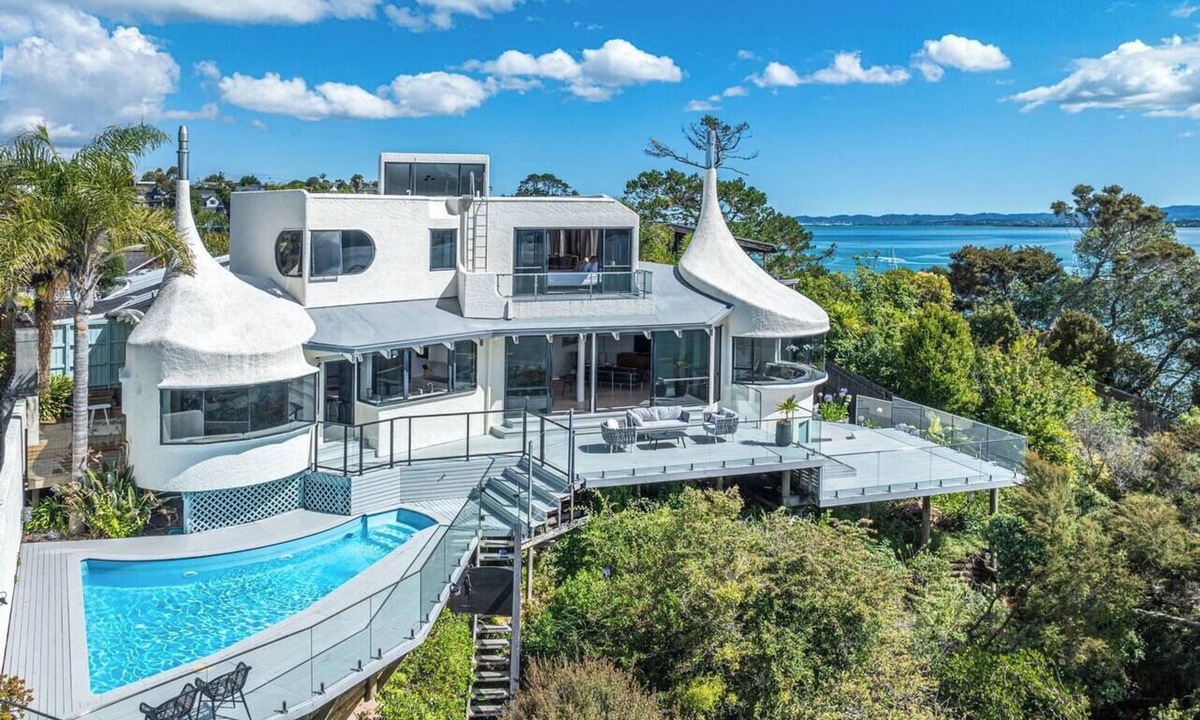 Beach Haven House | Architectural Masterpiece with Pool and Sea Views