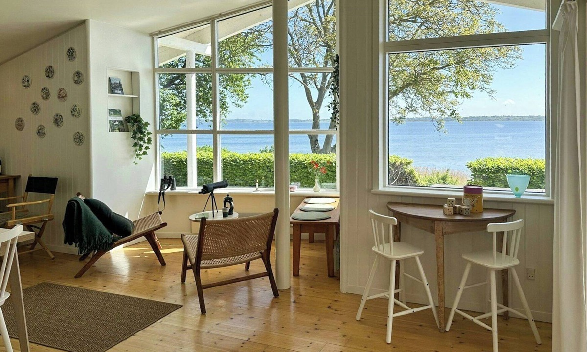 Holbaek House | Architect's home with orangery and fjord views