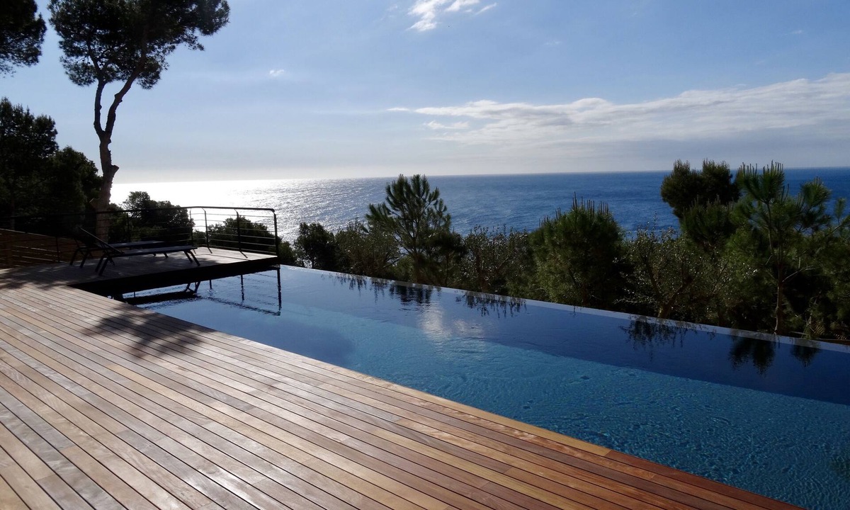 Tamariu Villa | Architect's villa 330m2, air-conditioned. 180° sea view, infinity pool.