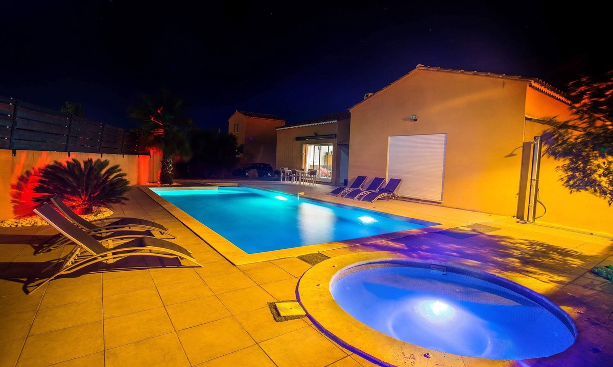 Senas Villa | ARCHITECT VILLA WITH POOL - SPA AND BETWEEN AIX MARSEILLE Arles Avignon