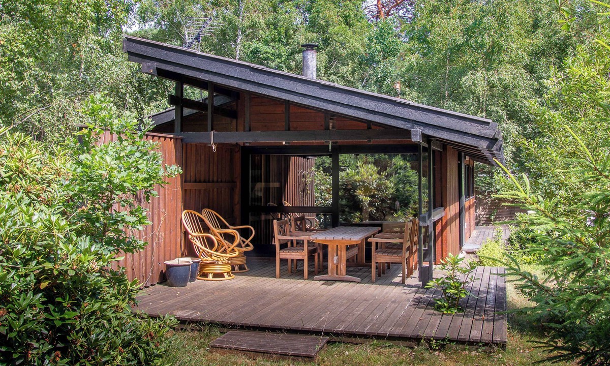 Store Fuglede House | Architectdesigned 1976 summer house near beach