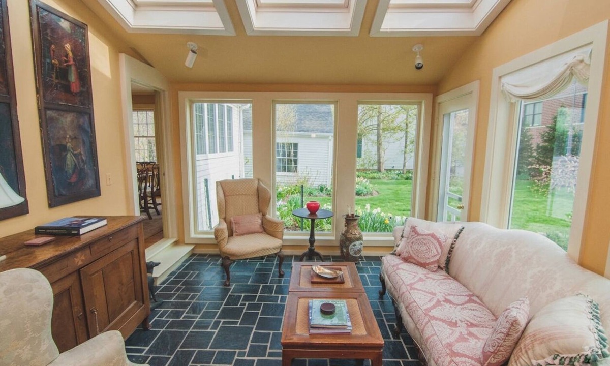 Machias House | Architectural Gem - 1832 Bulfinch Mansion + Patio