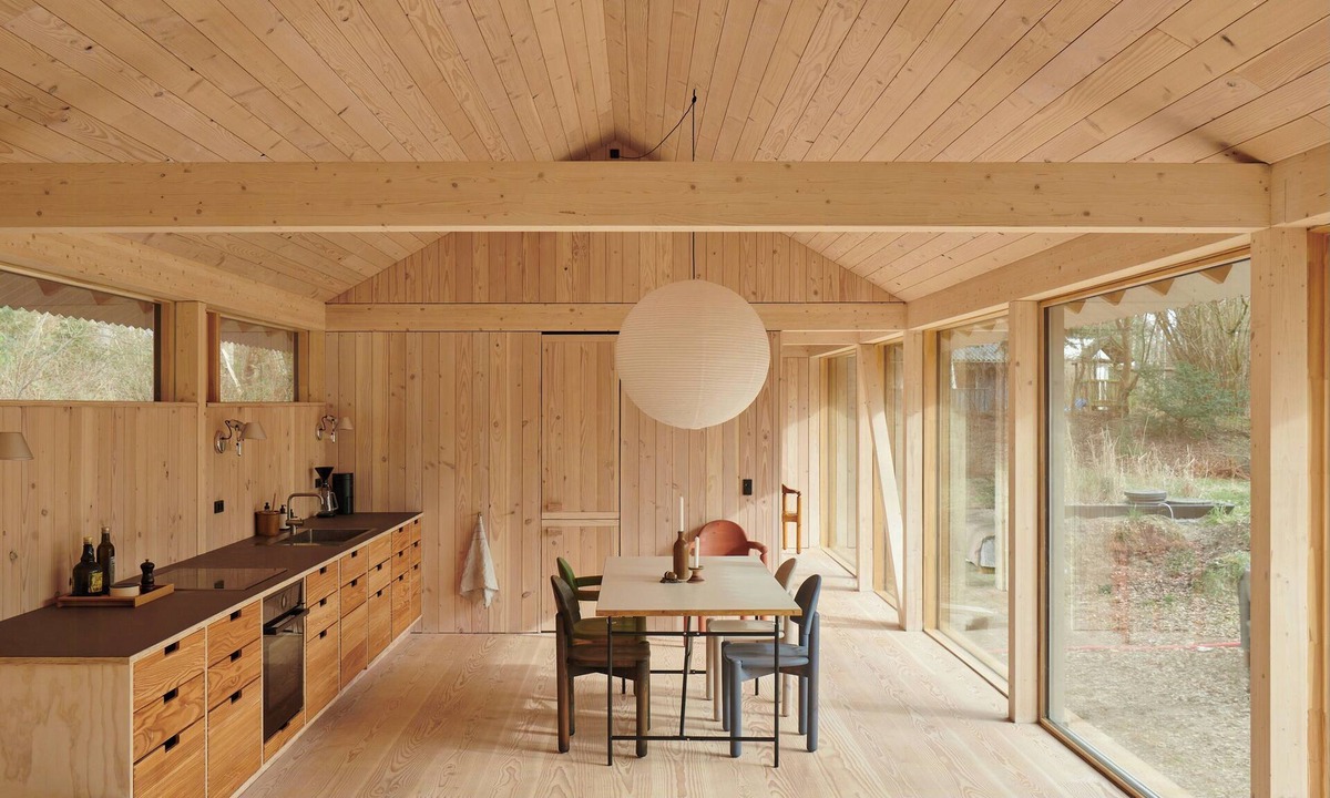 Kalundborg House | Architectural gem in nature by Vollerup