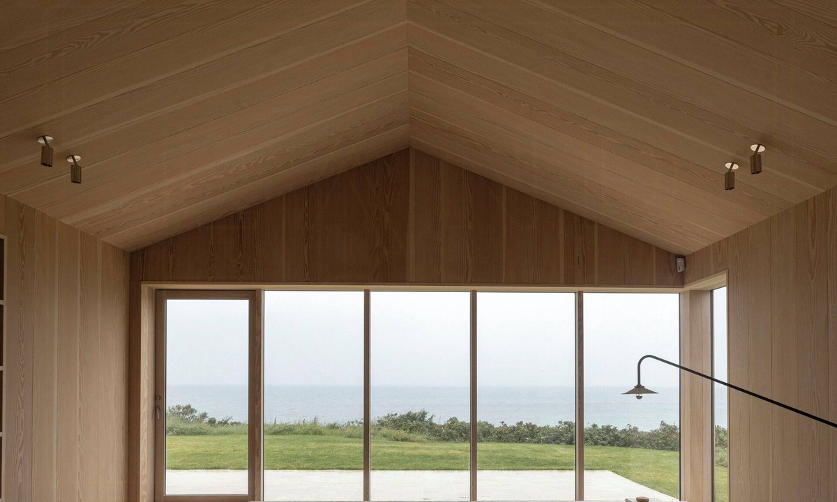 Rageleje House | Architectural gem with sea view