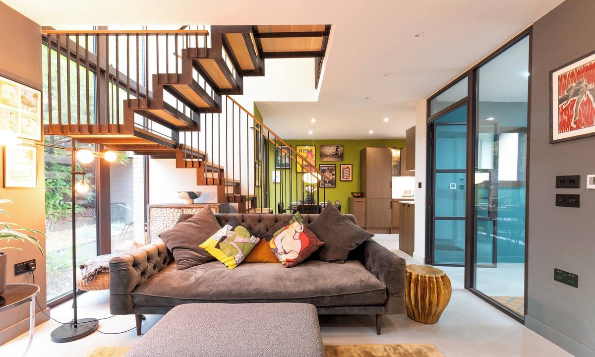 Surbiton Hill House | Architectural Hideaway, Unique 2BR in Surbiton - Pass the Keys