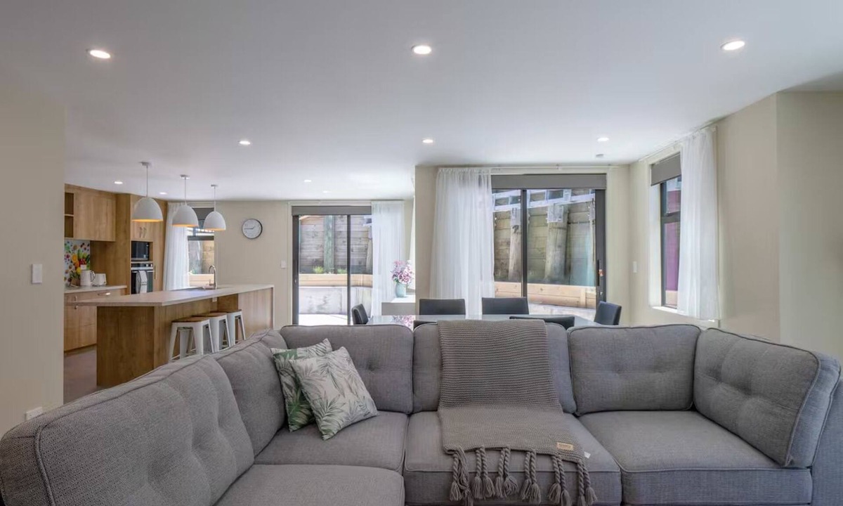 Whanganui House | Architectural Retreat in Prestigious Whanganui