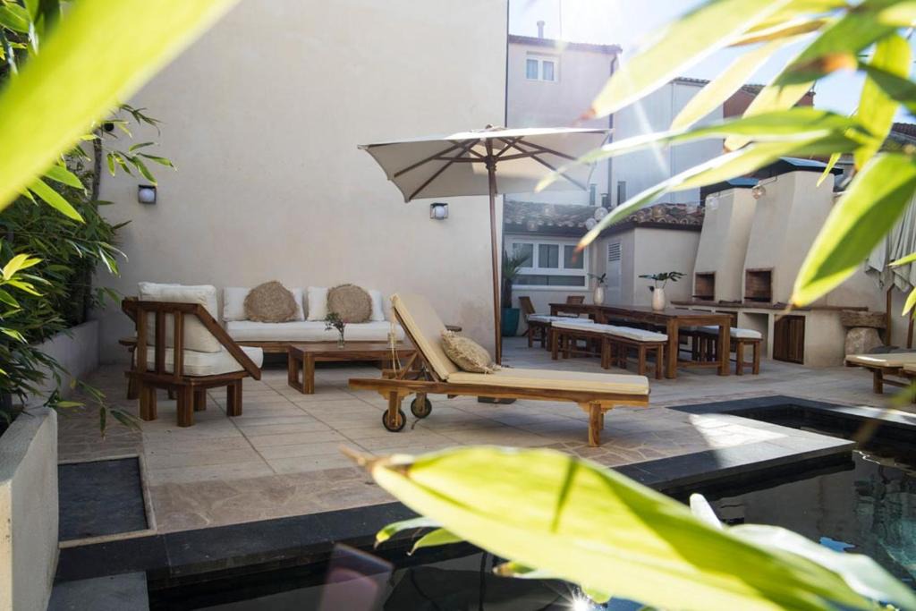 Mondejar House | Arco de la Villa