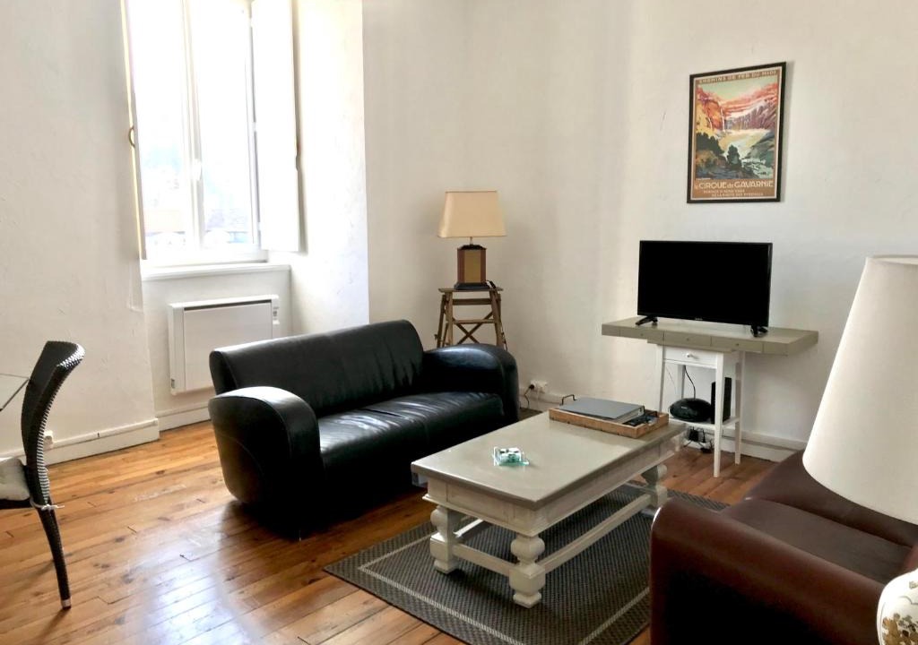 Salies-de-Bearn Apartment | Arcolan T2 meublé équipé 55m2