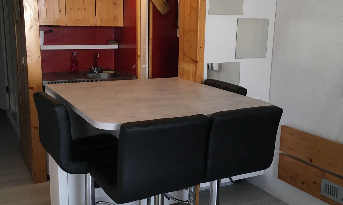 Arc-2000 Apartment | Arcs 2000: Ski-to-Feet Apartment