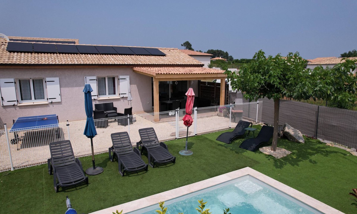 Joyeuse Villa | Ardèche, Air-conditioned Odalys gite, Heated swimming pool