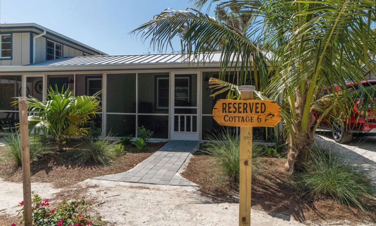 Captiva Cottage | Are you looking for a quaint fishing village in the heart of Captiva Island? - Jensen's Cottage #06