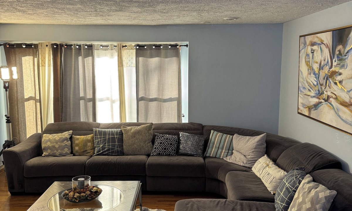 New Windsor Apartment | Are you searching for a lovely spot to unwind with your family? This place yours