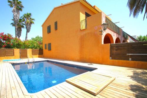 Mont-roig Bahia House | ARENDA Miami Playa Holiday Home Terracota
