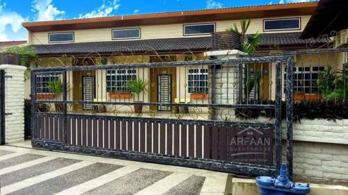 Taman Universiti House | Arfaan Guest House