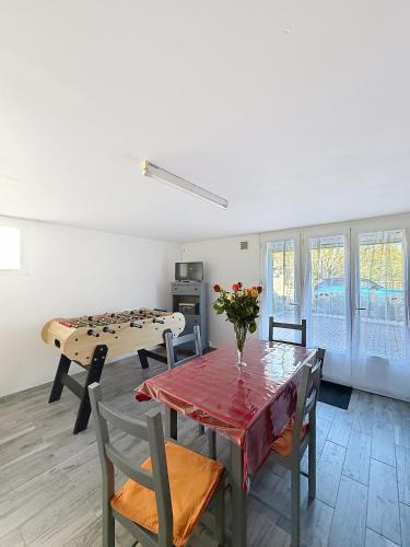 Rue Apartment | Argousier