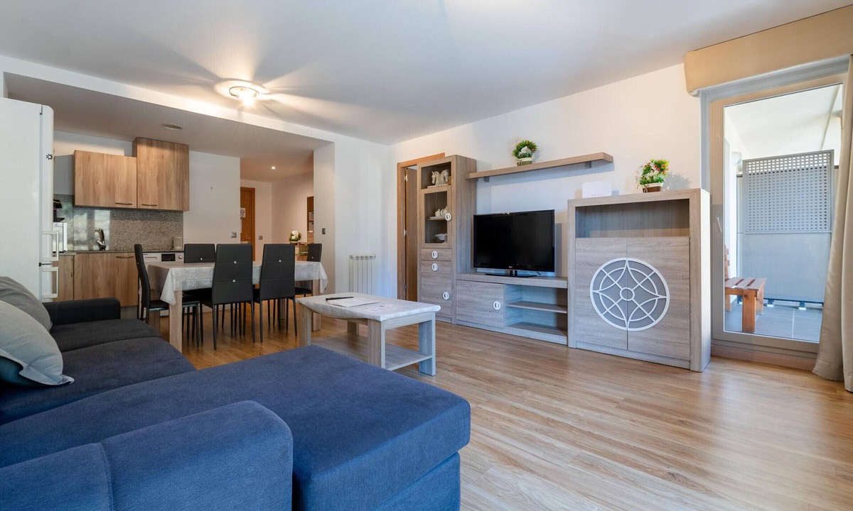 Arinsal Apartment | Arinsal: 6 Pers Apartment, 2 Bedrooms, Parking Included