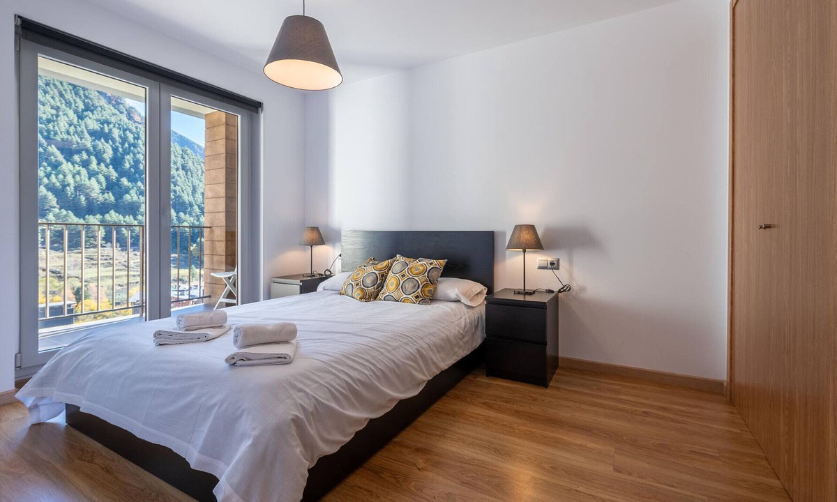 Arinsal Apartment | Arinsal Apartment 4 pers, 2 bdrm, elevator, near lift