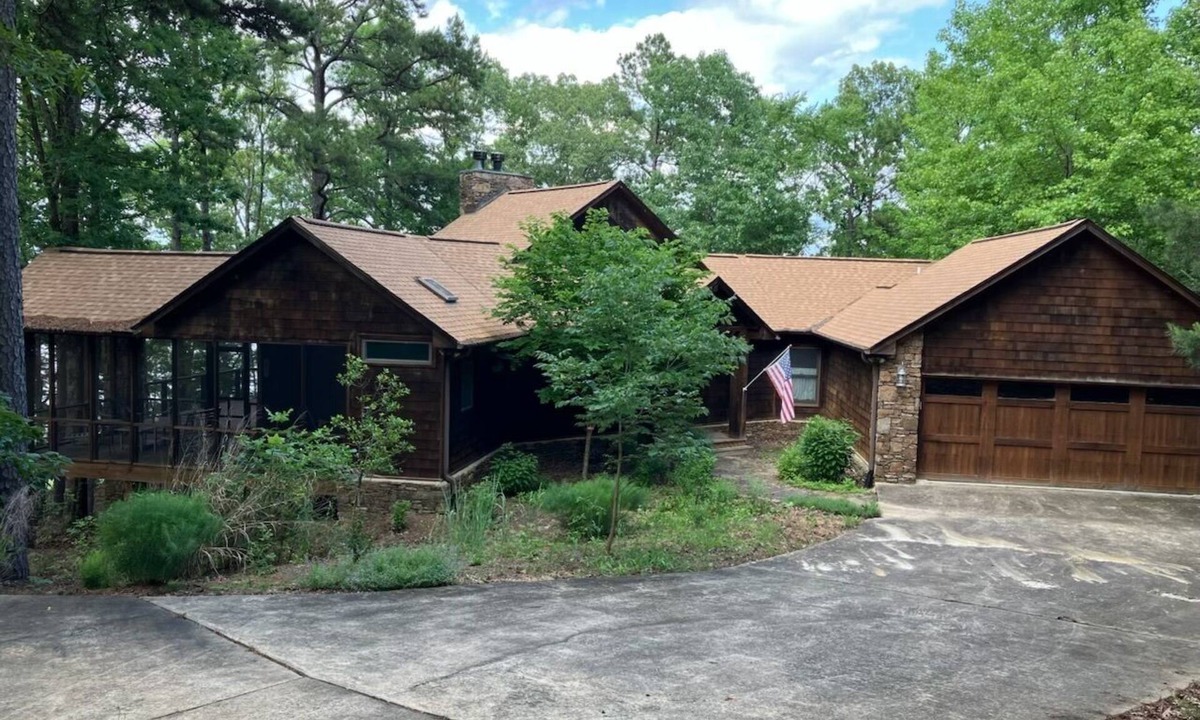 Quitman House | Arkansas Lakefront Hideaway
