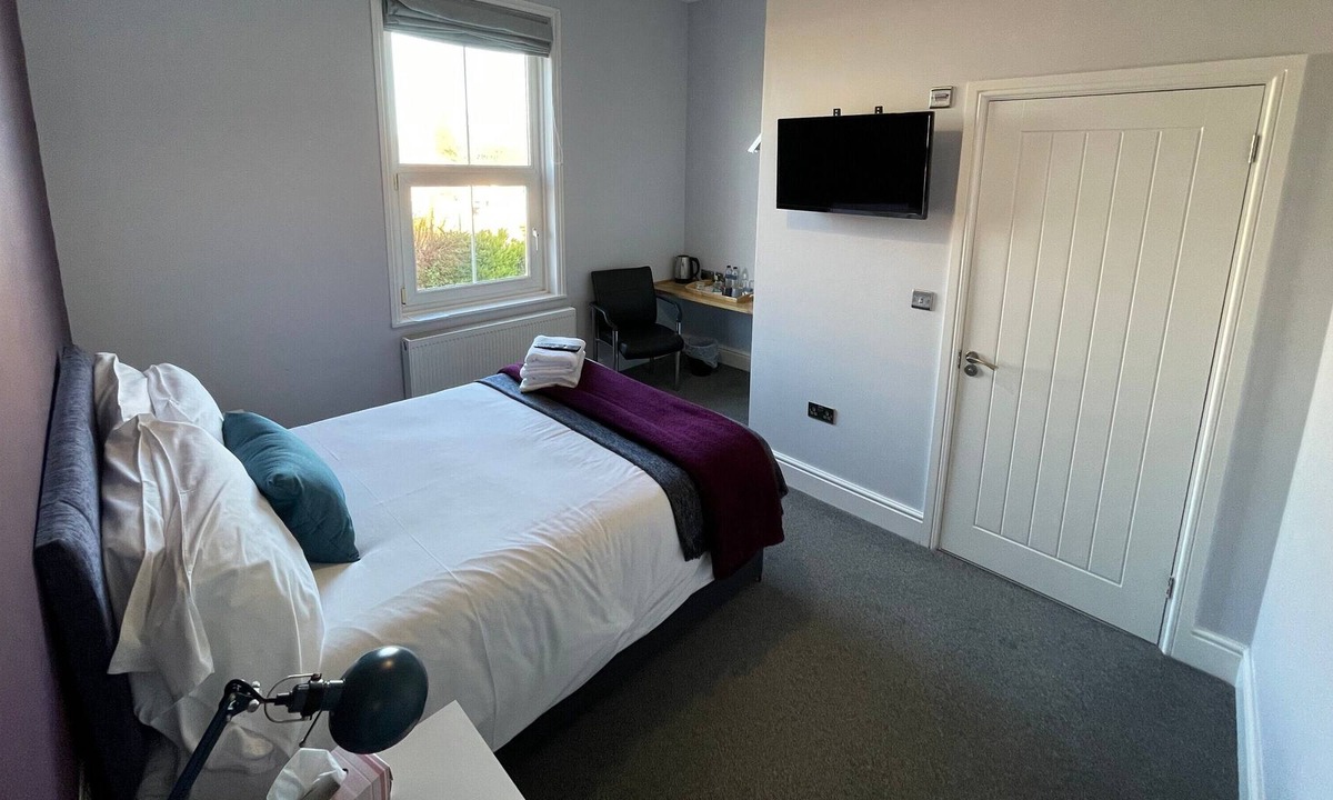 Basingstoke Hotel | Arlan House, Superb Basingstoke Hotel - Room 08