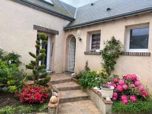 Saint Symphorien le Chateau House | Arlette Guest House