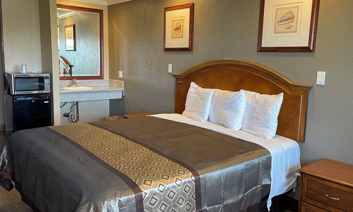 Riverside Hotel | Arlington Inn