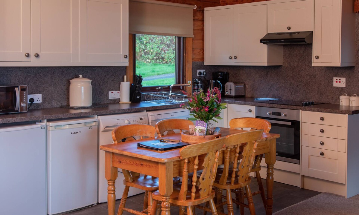 Ardvasar Cabin | Armadale Castle Cabins - Glengarry Cabin