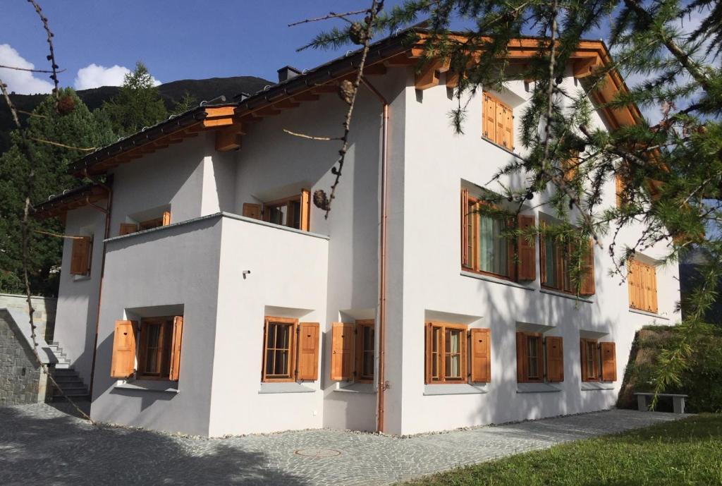 Samedan Apartment | Aroevens