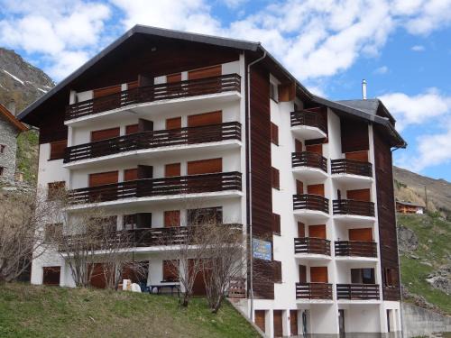 Arolla Apartment | Arolles 303
