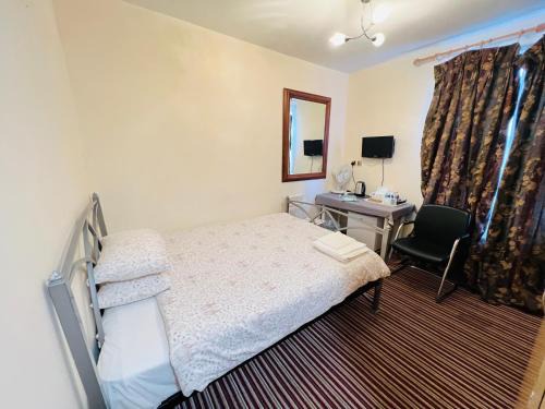 Ealing Common House | Aron Guest House