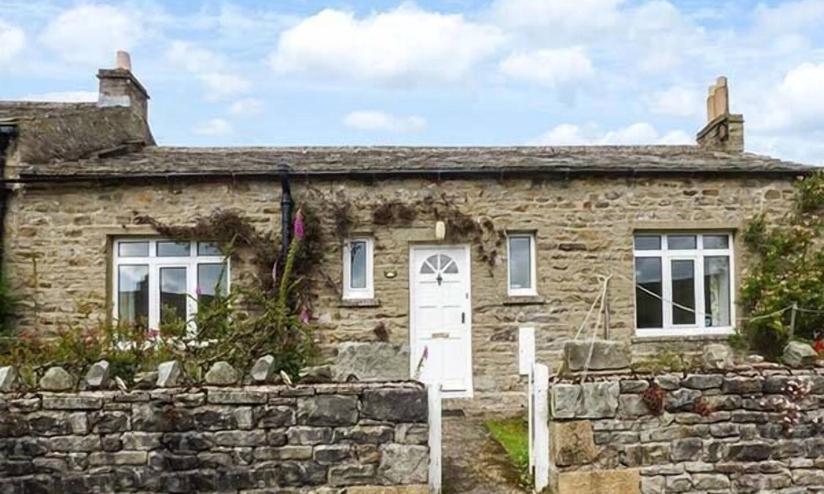 Fremington Cottage | AROS, pet friendly, with open fire in Langthwaite