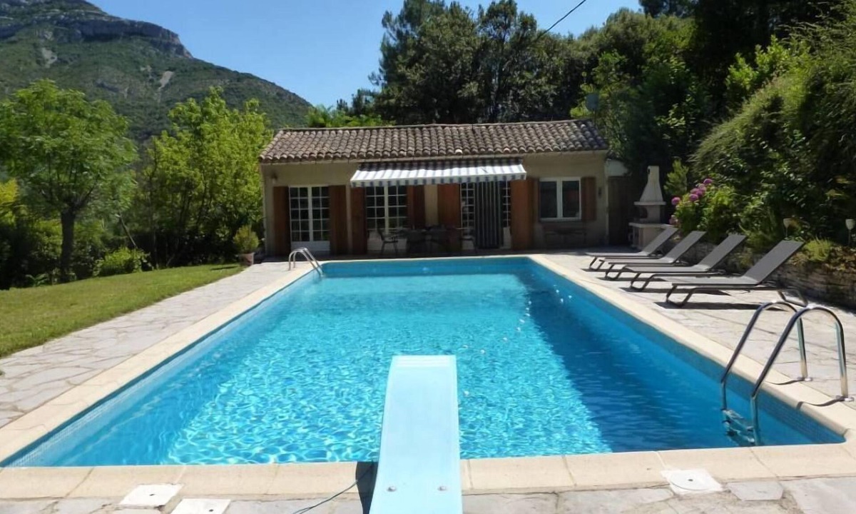 Sumene House | Around the pool and its superb view