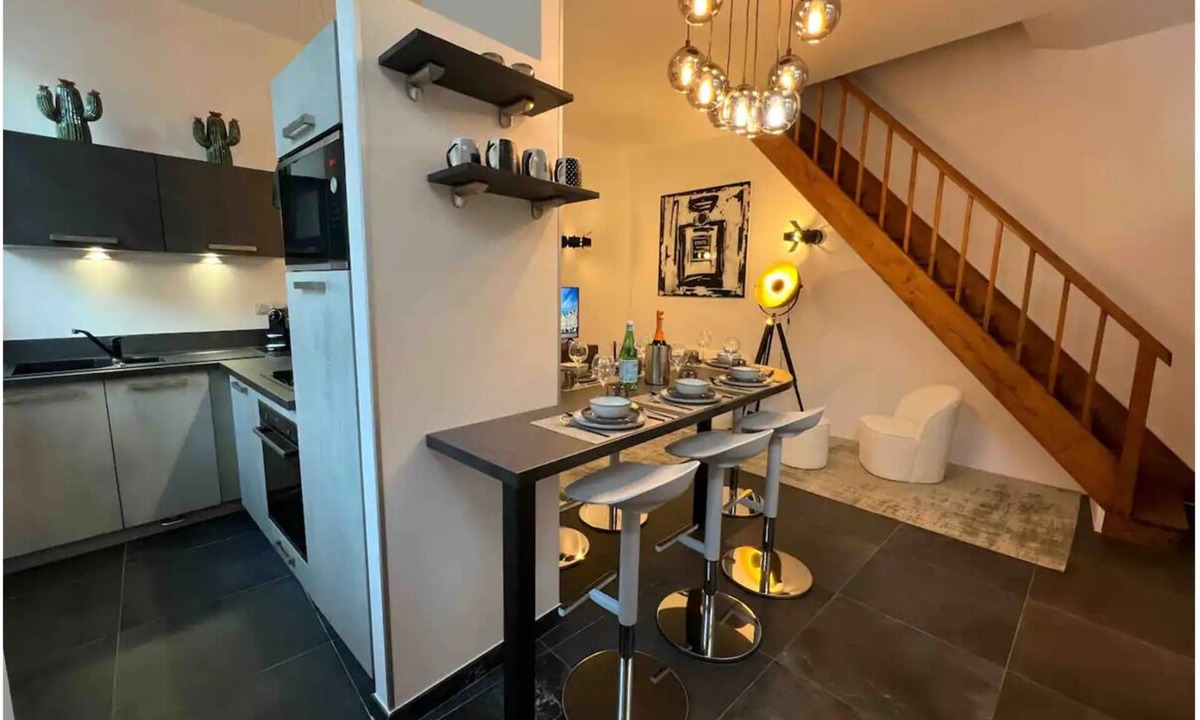 Arras House | Arras Hyper Center - House 3 beds 3 bathrooms 3 WC with view of the belfry