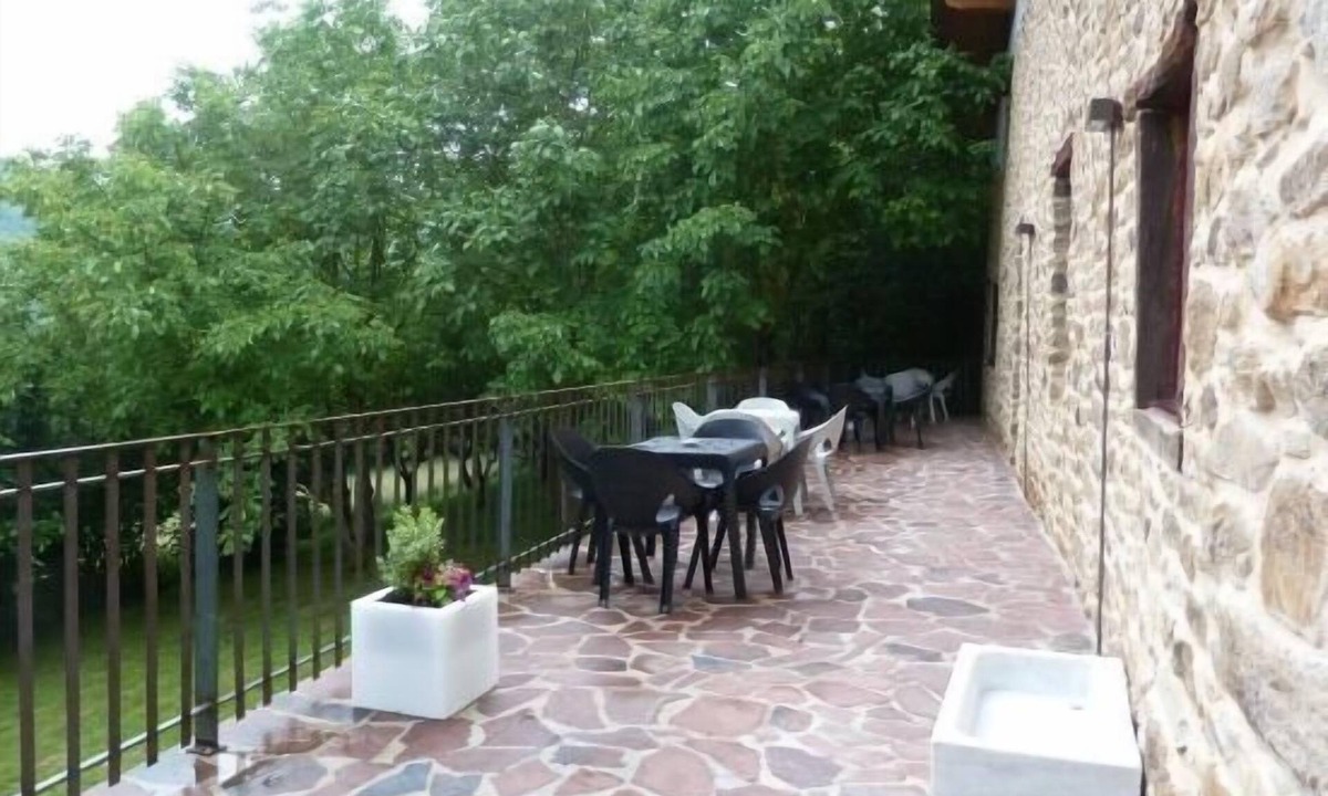 Zegama Cottage | Arrieta Haundi Apartment with Magnificent Valley Views