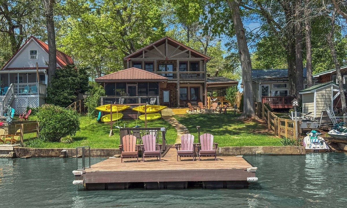 Jackson House | Arrow Point Lodge