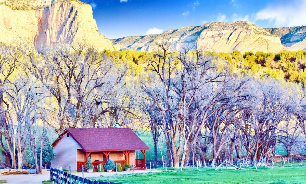 Zion National Park East Entrance Bed & Breakfast | Arrowhead Country Cabins