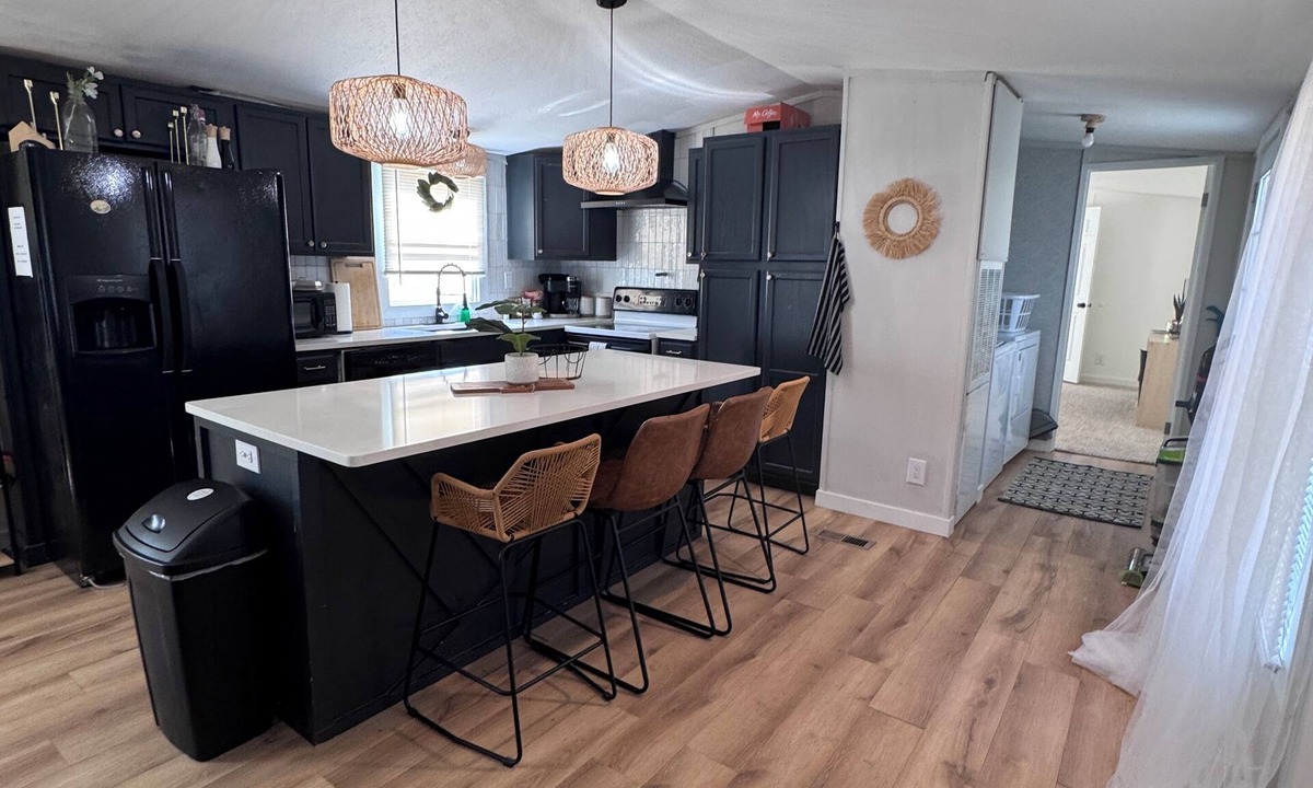 Tuscola House | Arrowhead Mountain Reteat, Sleeps Multiple + Acreage + Free Big Truck Parking
