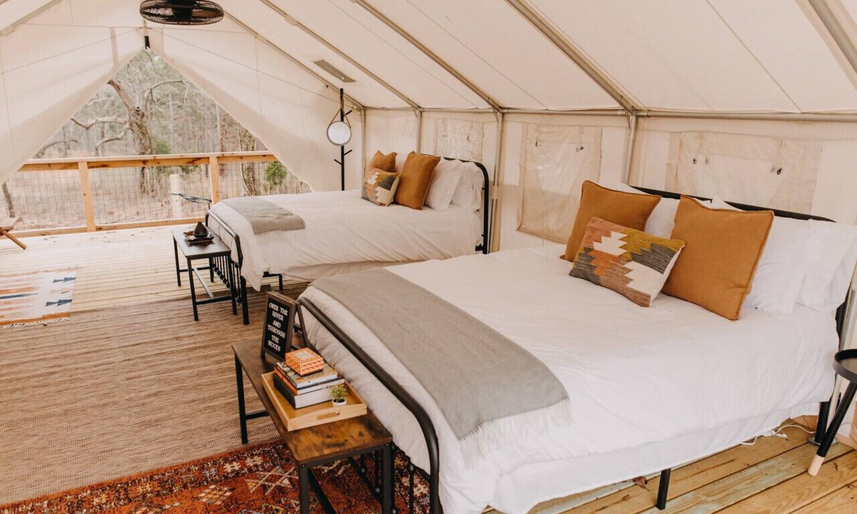 Silver Creek RV Rental | Arrowhead Tent at Kingston Downs