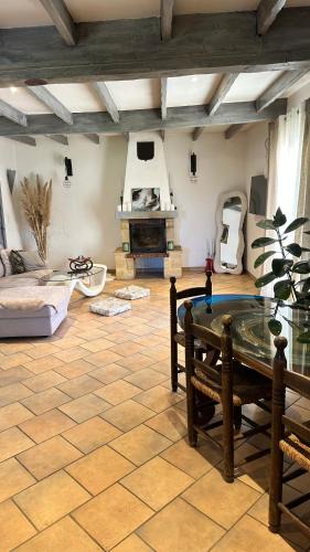 Loriol-du-Comtat Apartment | Art Appartement Kristina 80m2