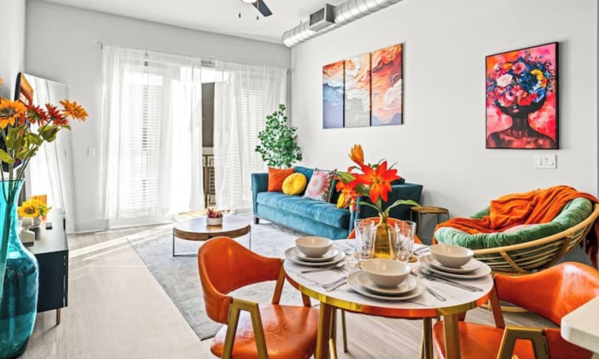 Dallas Design District Apartment | Art & Soul - 2BR 3Bed AAC&Market Hall