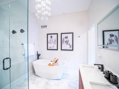 Marietta Apartment | Artful Escape at Marietta Square