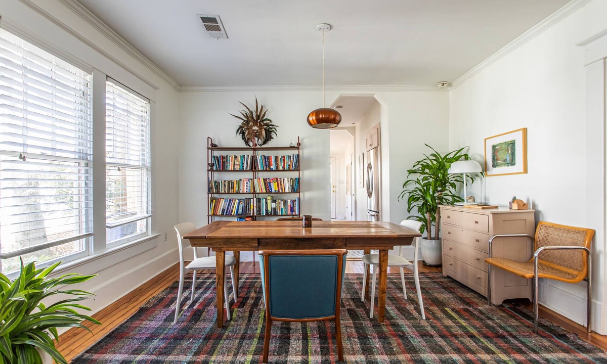 Oakhurst House | Artfully designed bungalow