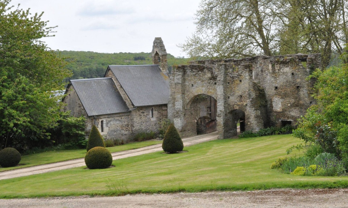 Tournay-sur-Odon House | Arthur, Château de Ragny