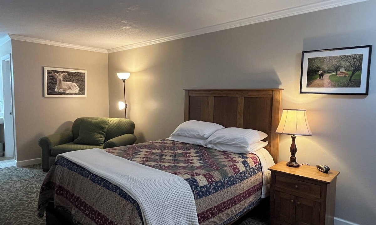 Arthur Hotel | Arthur's Country Inn