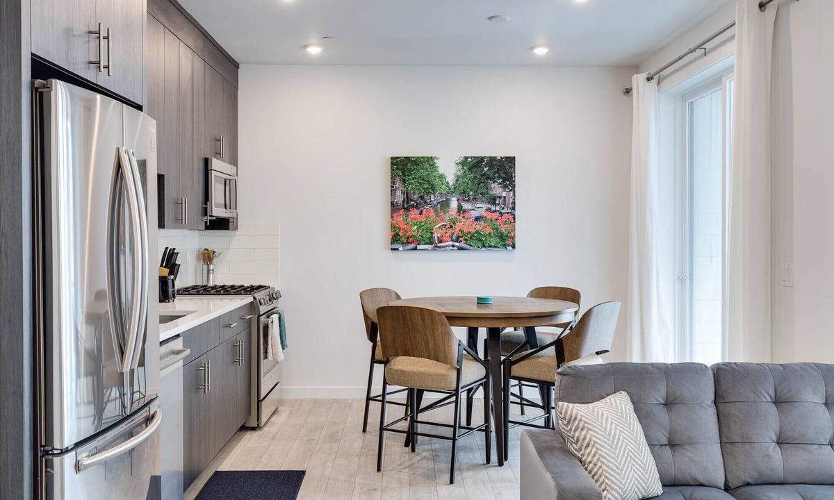 Kenton Condo | Artist #5–Just Steps from the Max