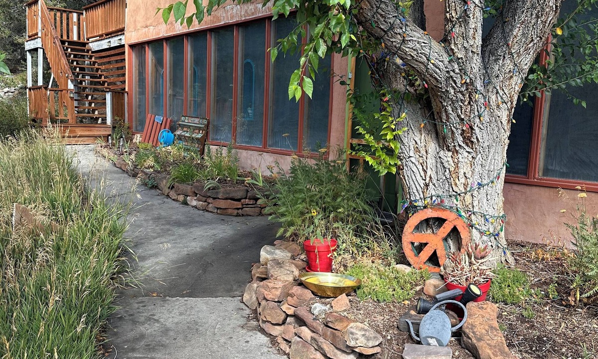 El Rito House | Artist Retreat ~Canjilon Lake ~Dist 51~Hiking