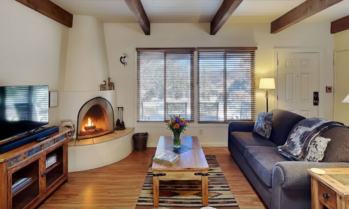 Northeast Santa Fe Condo | Artist Road 30 | Fireplace, Pool, Plaza Nearby