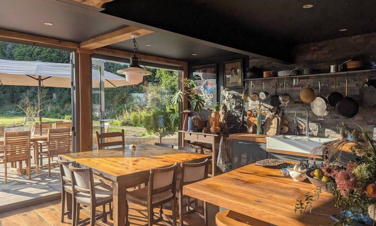 Cranbrook House | Artist's Hawkhurst Home with Heated Pool & Sauna