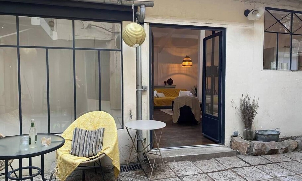 Gare House | Artist's Home - Villa & Private Courtyard - 200m2