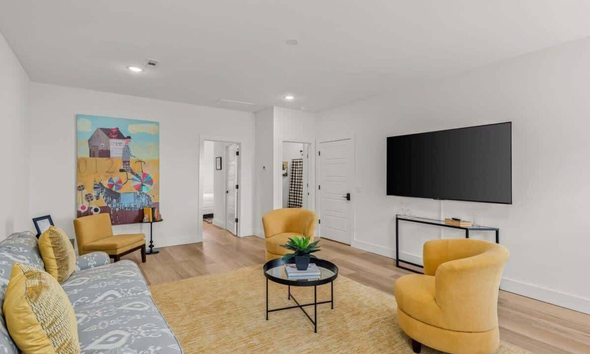 Bentonville Condo | Artistic 1BR Near Crystal Bridges & Trails