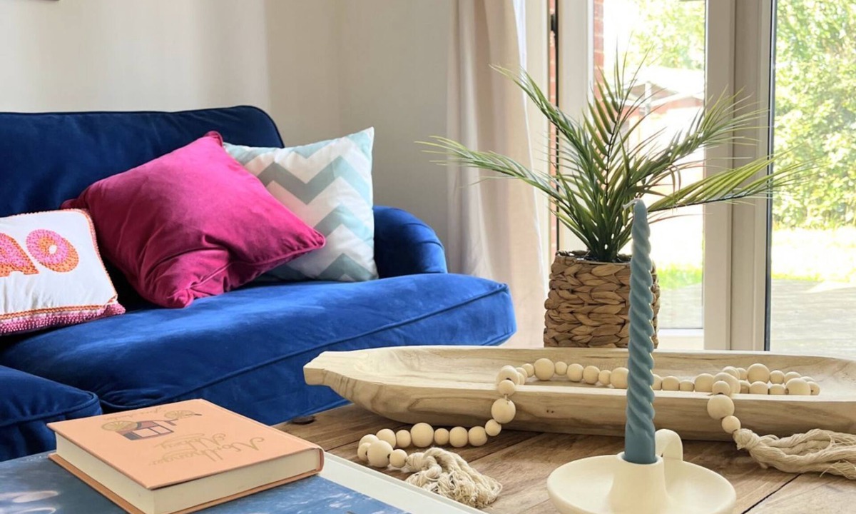 Leeds Villa | Artistic, Bright & Spacious 3 Bedroom Home